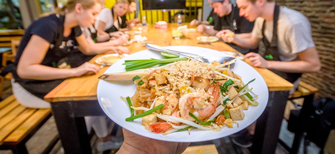 Thai-Style Chicken and Prawn Fried Noodles (Pad Thai)