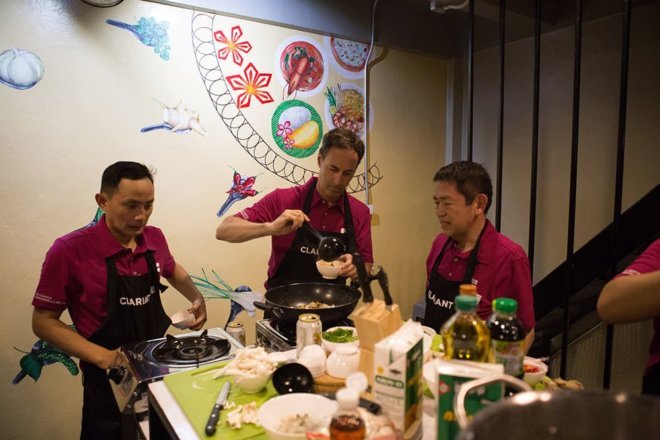 Go! Thai Cooking School: Team Building